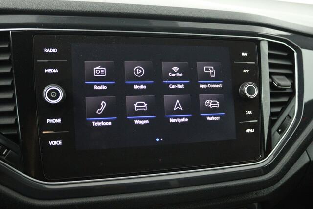 Volkswagen T-Roc 2.0 TSI 4Motion Sport (PANORAMADAK, STOEL/STUUR VERWARMING, TREKHAAK, PARKEERSENSOREN)