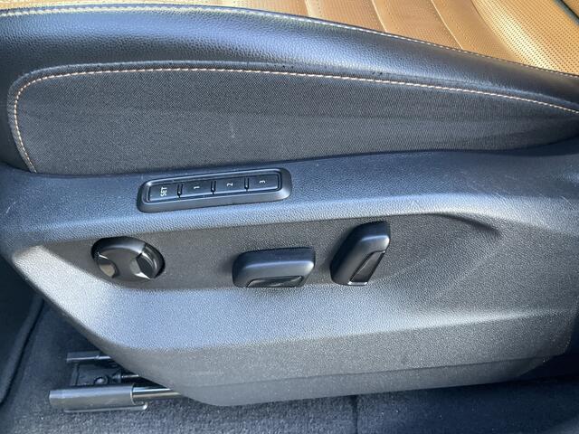 Volkswagen TERAMONT 3.6 VR6 277pk 7-Pers Pano Memory Stoelverw+Ventilatie 360° Leer BOMVOL!