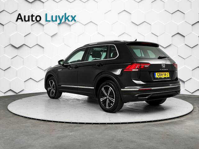 Volkswagen TIGUAN 1.4 TSI e-Hybrid Life Business | Panoramadak | Navigatie | Parkeercamera