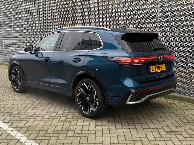 Volkswagen TIGUAN 1.5 eTSI 150PK DSG R-Line Business / Massage Stoelen / IQ Led Matrix / Achteruitrijcamera / 20'' LMV / VW