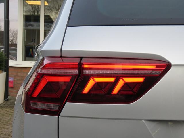 Volkswagen TIGUAN 1.4 TSI eHybrid Business+ aut./ Pano dak / IQ Light / Camera / V