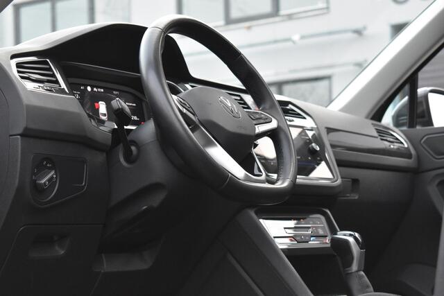 Volkswagen TIGUAN 1.5 TSI Business+ Pano StuurVw Camera Lane