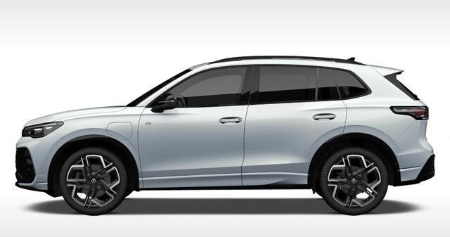 Volkswagen TIGUAN 1.5 eHybrid R-Line Edition | Trekhaak | 360 camera | Black style |