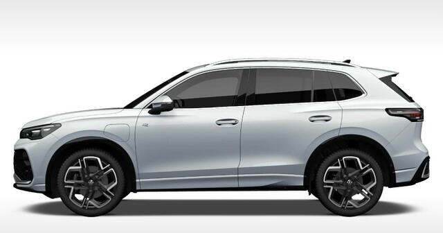 Volkswagen TIGUAN 1.5 eHybrid R-Line Edition | Panoramadak | Trekhaak | Stoelverwarming | LED Matrix |