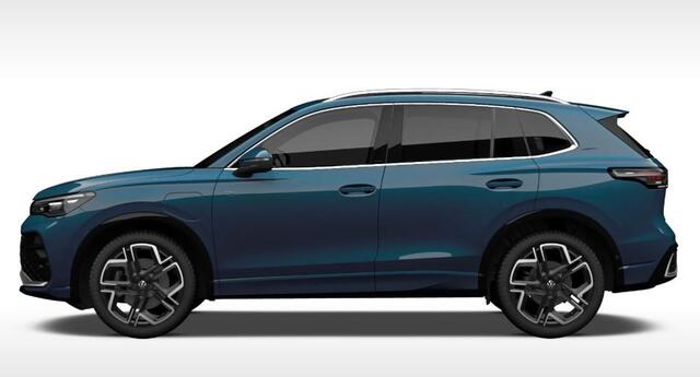 Volkswagen TIGUAN 1.5 eHybrid R-Line Edition | Panoramadak | Trekhaak | Stoelverwarming |