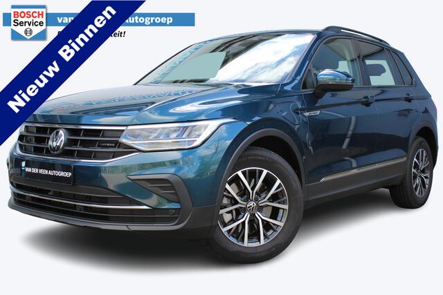 Volkswagen TIGUAN 1.5 eHybrid Life Edition | Achteruitrijcamera | Digital cockpit | Adaptieve cruise controle | Climate controle | Parkeersensoren V+A | Elektrische kofferklep | Keyless entry/start | Navigatie | Apple CarPlay/Android Auto | Schakelmogelijkheid aan stuurwie