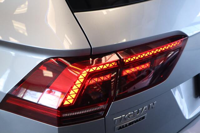 Volkswagen TIGUAN Allspace 1.5 TSI Highline Business R 7p. Panorama Navigatie Parking hulp camera Cruise Control