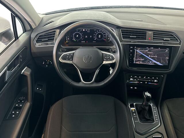 Volkswagen TIGUAN 1.4 245pk eHybrid Elegance / Dodehoeksensoren / Adaptive Cruise Control / Parkeersensoren voor & achter / Stoelverwarming