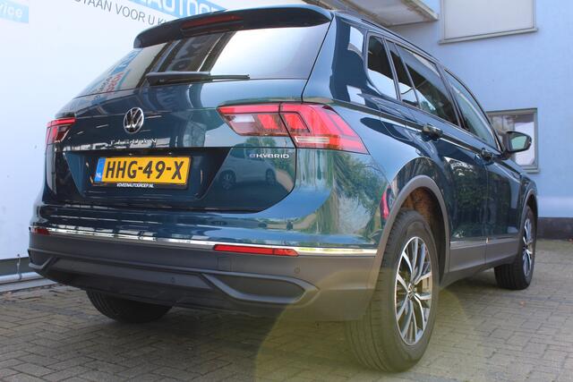 Volkswagen TIGUAN 1.4 TSI eHybrid Life Edition | Achteruitrijcamera | Digital cockpit | Adaptieve cruise controle | Climate controle | Parkeersensoren V+A | Elektrische kofferklep | Keyless entry/start | Navigatie | Apple CarPlay/Android Auto | Schakelmogelijkheid aan stuu
