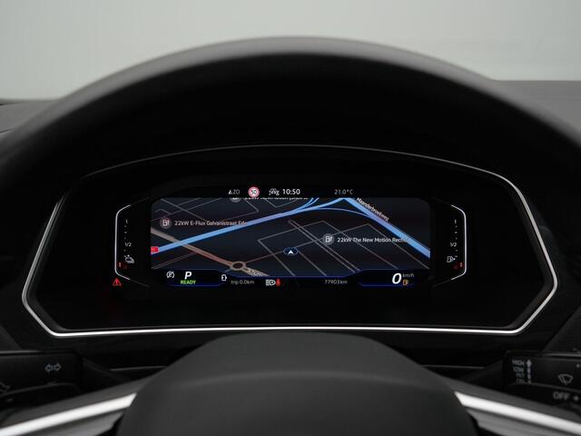 Volkswagen TIGUAN 1.4 TSI 245 pk DSG eHybrid R-Line Business | Panoramadak | Trekhaak | Navigatie Discover Pro | IQ Light | Achteruitrijcamera