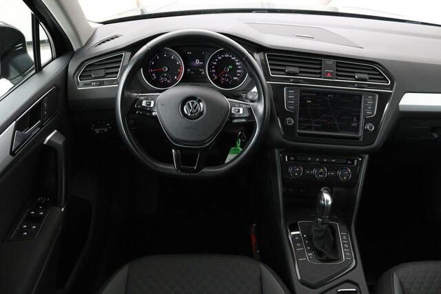 Volkswagen TIGUAN 1.4 TSI Connected Series | Trekhaak | Carplay | Camera | Navigatie | Climate control | Park Assist | Climate control