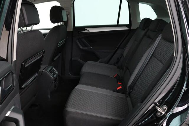 Volkswagen TIGUAN 1.4 TSI Connected Series | Trekhaak | Carplay | Camera | Navigatie | Climate control | Park Assist | Climate control