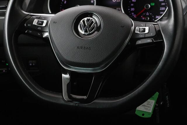 Volkswagen TIGUAN 1.4 TSI Connected Series | Trekhaak | Carplay | Camera | Navigatie | Climate control | Park Assist | Climate control