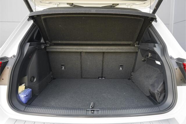 Volkswagen TIGUAN 1.4 TSI eHybrid R-Line Black Pack ACC Camera Elek. Trekhaak