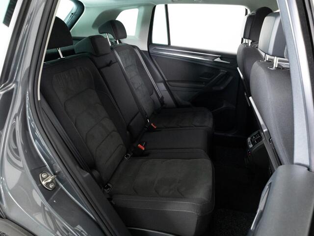 Volkswagen TIGUAN Highline 1.5 TSI 150 PK DSG AUTOMAAT | LED Plus | Trekhaak | Achteruitrijcamera | Adaptieve Cruise Control |