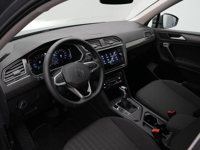 Volkswagen TIGUAN Allspace Life Business 7 pers. 1.5 TSI 150 pk DSG | 7-persoons | Trekhaak | Stoelverwarming | Navi | 18 inch