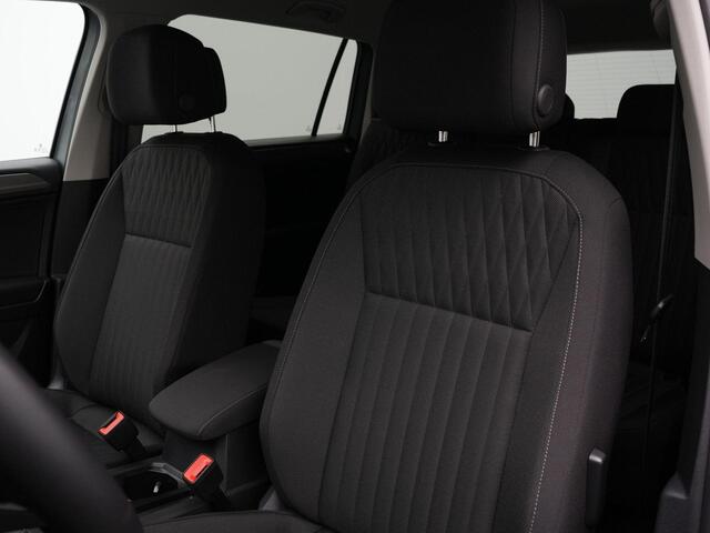 Volkswagen TIGUAN Allspace Life Business 7 pers. 1.5 TSI 150 pk DSG | 7-persoons | Trekhaak | Stoelverwarming | Navi | 18 inch