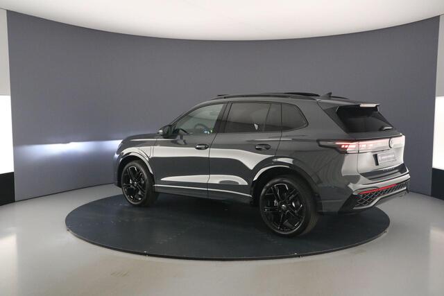 Volkswagen TIGUAN R-Line Edition 1.5 TSI eHybrid 272pk DSG Automaat Trekhaak, Panoramadak, Black Style, 360 camera, Adaptive cruise control, Achteruitrijcamera, LED koplampen, Elektrische achterklep