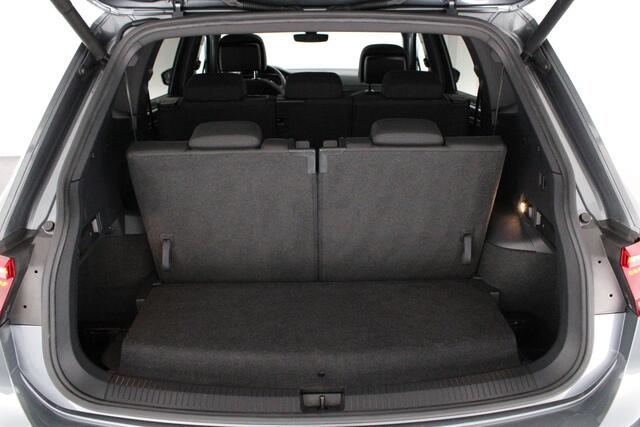 Volkswagen TIGUAN Allspace 1.5 TSI 150pk DSG R-Line Highline 7Pers. Keyless Camera Virtual Cockpit Led Panoramadak Navigatie
