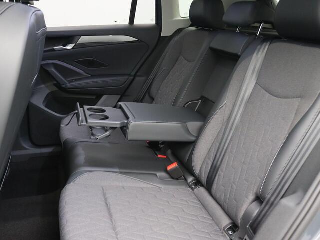 Volkswagen TIGUAN 1.5 eHybrid Life Edition 204PK DSG Adaptieve Cruise Controle, Elektr. Achterklep, Side Assist, Navi via Apple Carplay/Android Auto, Achteruitrijcamera, Winterpakket Plus, 18" LM Velgen
