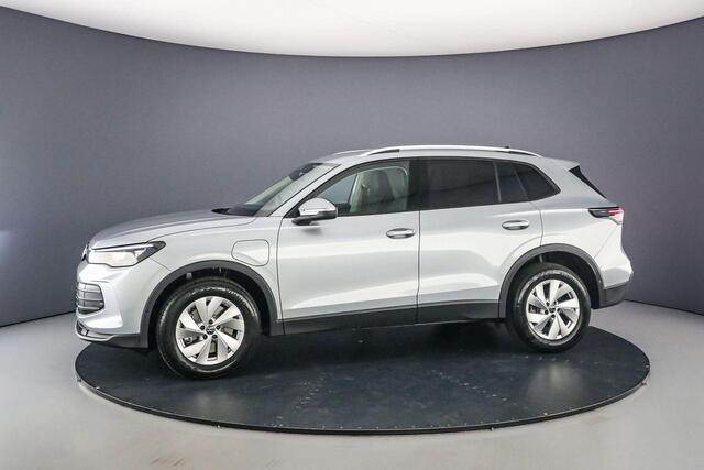 Volkswagen TIGUAN Life Edition 1.5 TSI eHybrid 204pk DSG Automaat Adaptive cruise control, Elektrische achterklep, Achteruitrijcamera, LED verlichting, App connect, Airco, Stoelverwarming