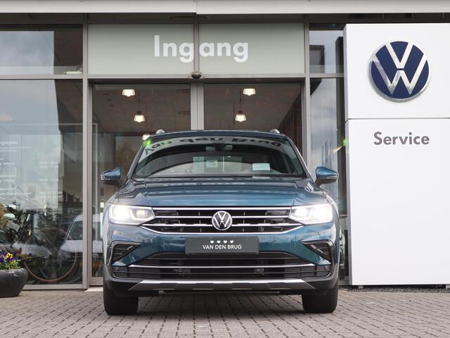Volkswagen TIGUAN 1.4 TSI 245 pk DSG eHybrid Elegance | Navigatie | Camera | Head Up | Two-Tone Leder | IQ Light | Stoel + Stuur verwarming | App Connect | Elektrische Klep | Digital Cockpit |
