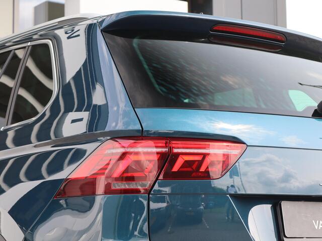 Volkswagen TIGUAN 1.4 TSI 245 pk DSG eHybrid Elegance | Navigatie | Camera | Head Up | Two-Tone Leder | IQ Light | Stoel + Stuur verwarming | App Connect | Elektrische Klep | Digital Cockpit |