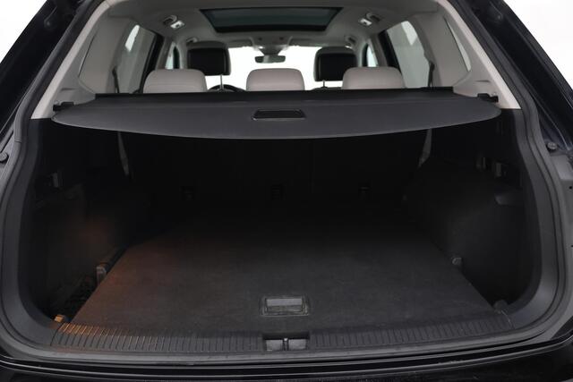 Volkswagen TIGUAN Allspace 1.5 TSI Highline Business R Platinum, Panorama, Virtual, Trekhaak, 5 Persoons
