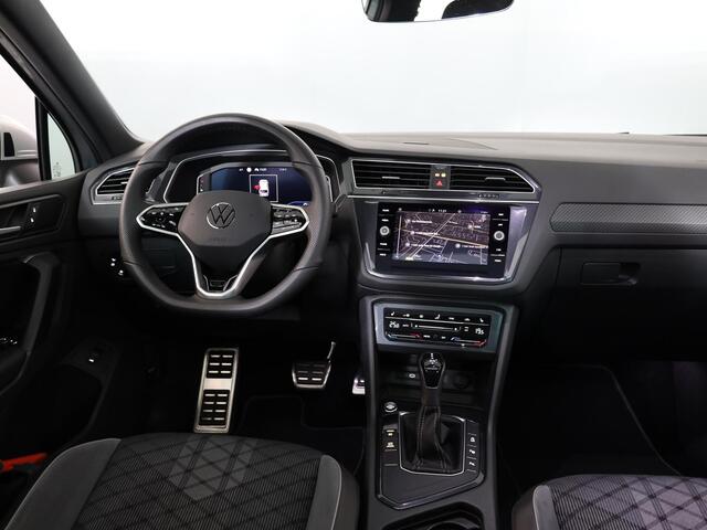 Volkswagen TIGUAN 1.5 TSI R-Line Business 150 pk Automaat (DSG) | Verlengde garantie | Navigatie | Panoramadak | Elektr. trekhaak | Parkeersensoren (Park assist) | Achteruitrijcamera | R-Line |