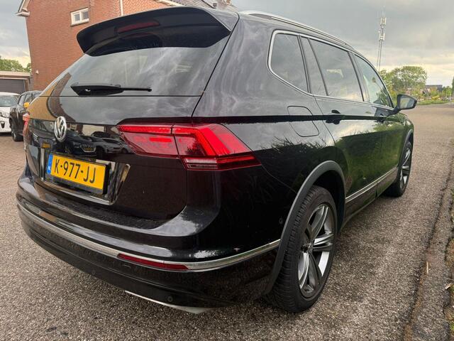 Volkswagen TIGUAN Allspace 1.5 TSI Highline, R-line, 7-Persoons, Panoramadak, Trekhaak, Massage!