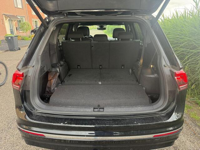 Volkswagen TIGUAN Allspace 1.5 TSI Highline, R-line, 7-Persoons, Panoramadak, Trekhaak, Massage!