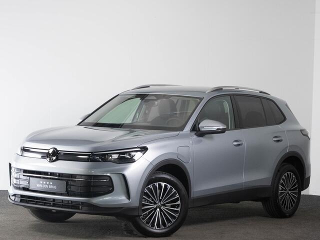 Volkswagen TIGUAN 1.5 eHybrid 204 PK DSG Life Edition | LED | Navigatie Via Smartphone | Trekhaak | Stoel & Stuurwielverwarming |
