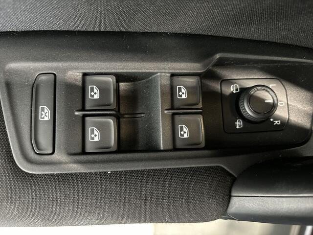 Volkswagen TIGUAN 1.5 Tsi 150pk DSG ACT Comfortline Business · Panoramadak · Apple/Android Car Play · Navi · Elek. Trekhaak · Elek. Achterklep · Alarm · 17'' Inch ·