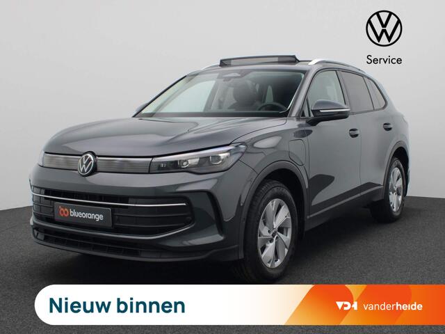 Volkswagen TIGUAN 1.5 eHybrid Life Edition 204PK DSG Pano-Schuifdak, Navi via Apple Carplay/Android Auto, Achteruitrijcamera, Alarm, Stoel en stuurverwarming, Keyless, Side Assist, Virtual Pedal, 17" LM Velgen