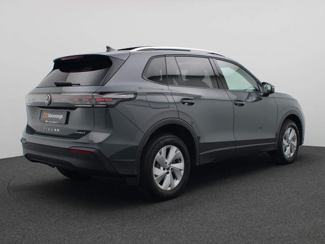 Volkswagen TIGUAN 1.5 eHybrid Life Edition 204PK DSG Pano-Schuifdak, Navi via Apple Carplay/Android Auto, Achteruitrijcamera, Alarm, Stoel en stuurverwarming, Keyless, Side Assist, Virtual Pedal, 17" LM Velgen
