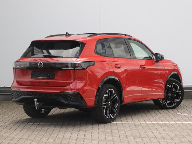 Volkswagen TIGUAN 1.5 eHybrid R-Line Edition | Trekhaak | 360 Camera | Harman Kardon | Pano | Assistance Plus | Multimedia Plus | Stoelverwarming V+A | Stuurverwarming |