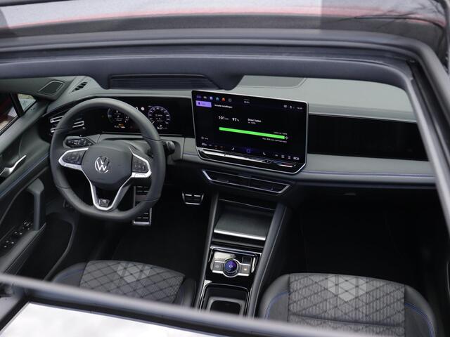 Volkswagen TIGUAN 1.5 eHybrid R-Line Edition | Trekhaak | 360 Camera | Harman Kardon | Pano | Assistance Plus | Multimedia Plus | Stoelverwarming V+A | Stuurverwarming |