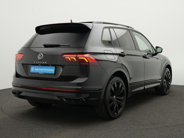 Volkswagen TIGUAN 1.5 TSI 150 pk DSG R-Line | Panoramadak | IQ Light | Navigatie Discover Pro | Rondomzicht camera | Head-up display | Adaptief onderstel