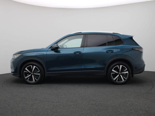 Volkswagen TIGUAN 1.5 eHybrid Life Edition 204PK DSG Navi via Apple Carplay/Android Auto, Achteruitrijcamera, Side Assist, Keyless, Stoel-Stuurverwarming, Elektr. Achterklep, 19" LM Velgen