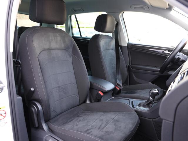 Volkswagen TIGUAN 1.4 TSI eHybrid Elegance 245 pk DSG | LED Matrix | Side Assist | Keyless | Camera | Spiegelpakket | Navigatie