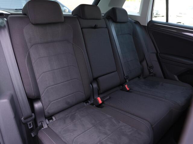 Volkswagen TIGUAN 1.4 TSI eHybrid Elegance 245 pk DSG | LED Matrix | Side Assist | Keyless | Camera | Spiegelpakket | Navigatie
