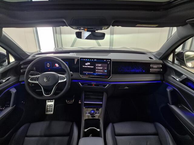Volkswagen TIGUAN 1.5 eHybrid R-Line 272pk | Varenna leder | Pano | Trekhaak | IQ. Matrix | Black Style | 360 camera | Head-up