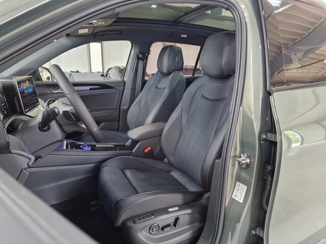 Volkswagen TIGUAN 1.5 eHybrid R-Line 272pk | Varenna leder | Pano | Trekhaak | IQ. Matrix | Black Style | 360 camera | Head-up