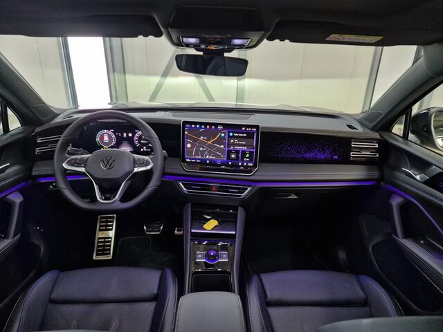 Volkswagen TIGUAN 1.5 eHybrid R-Line 272pk | Varenna leder | Pano | Trekhaak | IQ. Matrix | Black Style | 360 camera | Head-up