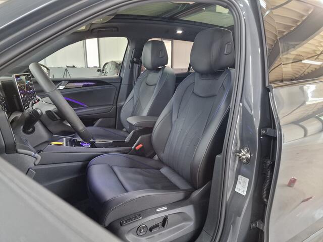 Volkswagen TIGUAN 1.5 eHybrid R-Line 272pk | Varenna leder | Pano | Trekhaak | IQ. Matrix | Black Style | 360 camera | Head-up