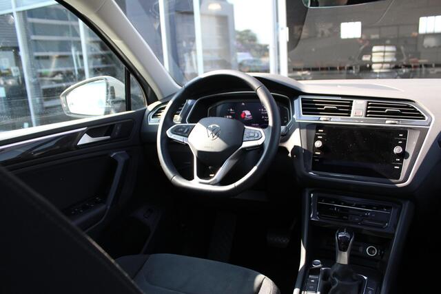Volkswagen TIGUAN 1.5 TSI Elegance | ACC | Pano | Trekhaak |
