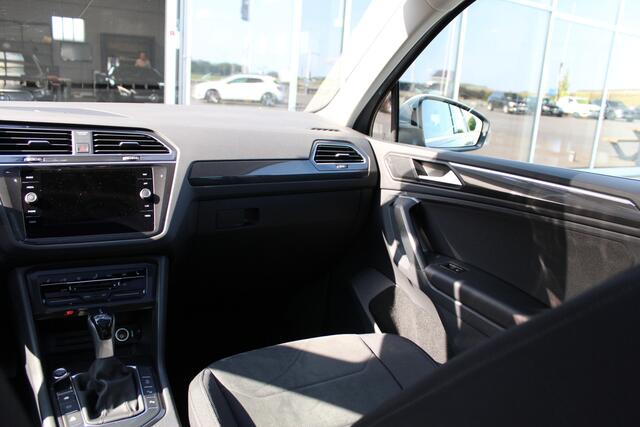 Volkswagen TIGUAN 1.5 TSI Elegance | ACC | Pano | Trekhaak |