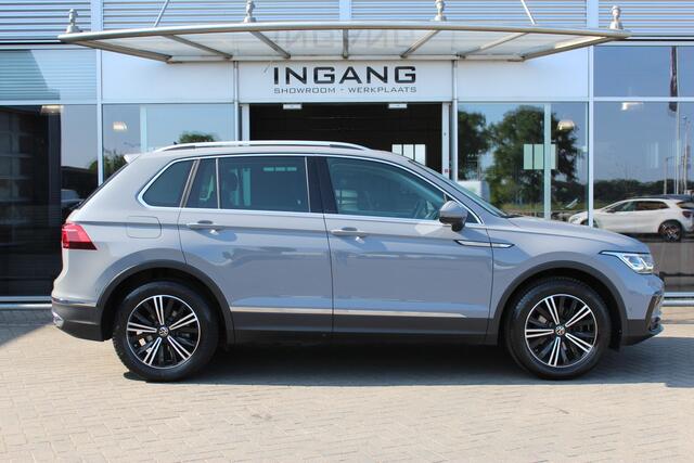 Volkswagen TIGUAN 1.5 TSI Elegance | ACC | Pano | Trekhaak |