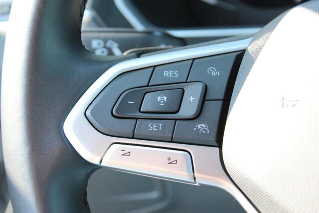 Volkswagen TIGUAN 1.5 TSI Elegance | ACC | Pano | Trekhaak |