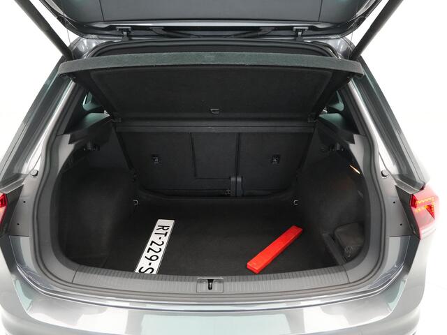 Volkswagen TIGUAN 1.4 TSI 150pk DSG Highline R-Line Trekhaak Leder Camera Navigatie 43